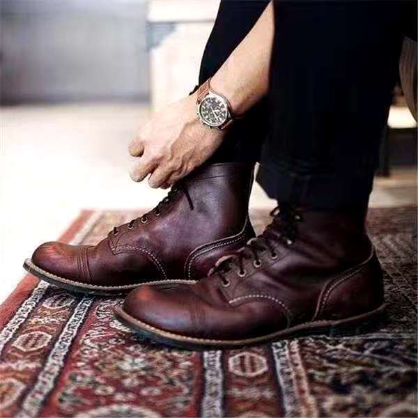 Banyoles Leather Lace-Up Boots