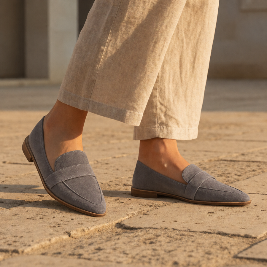 Amorgos Orthopedic Suede Pointed Loafers in Gray