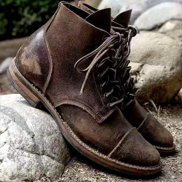 Banyoles Leather Lace-Up Boots