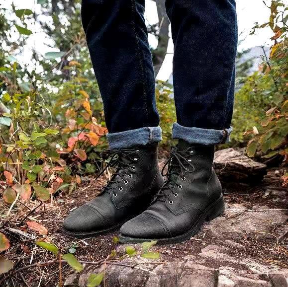 Banyoles Leather Lace-Up Boots